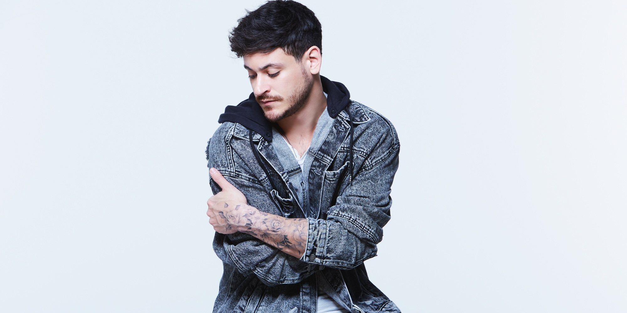 Cepeda: "El anterior disco era más pop clásico y melancólico, 'Con los pies en el suelo' es mucho más canalla"