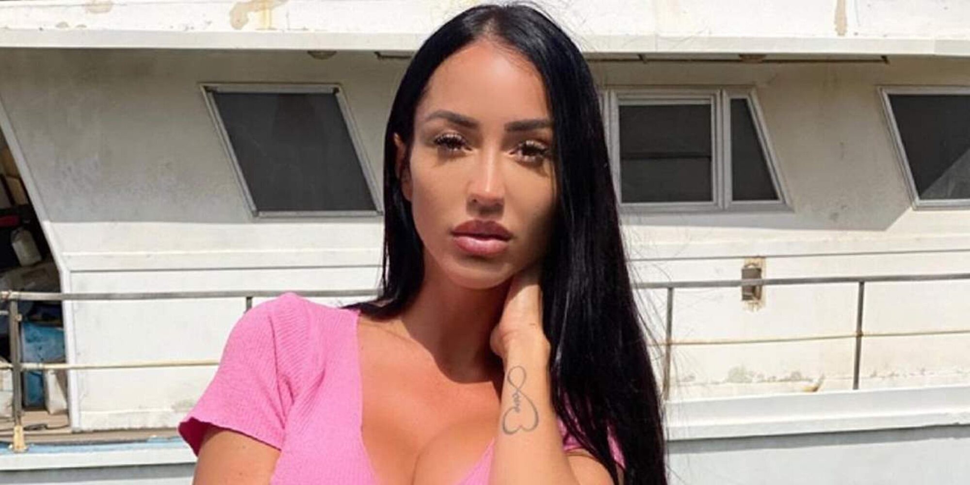 Aurah Ruiz posa con un chico desconocido tras anunciar su ruptura con Jesé Rodríguez