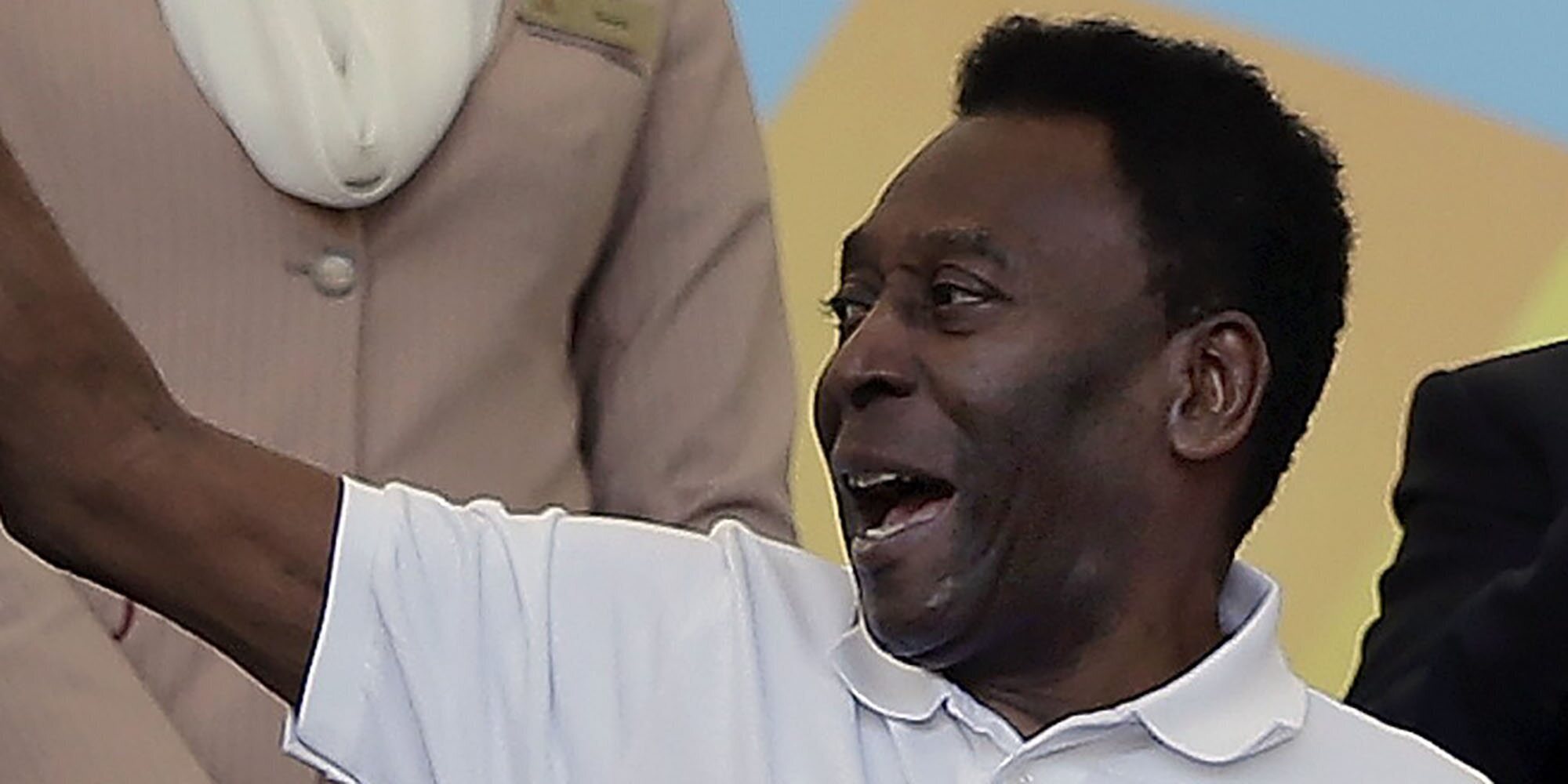 Pelé es operado con éxito de un tumor en el colon a sus 80 años
