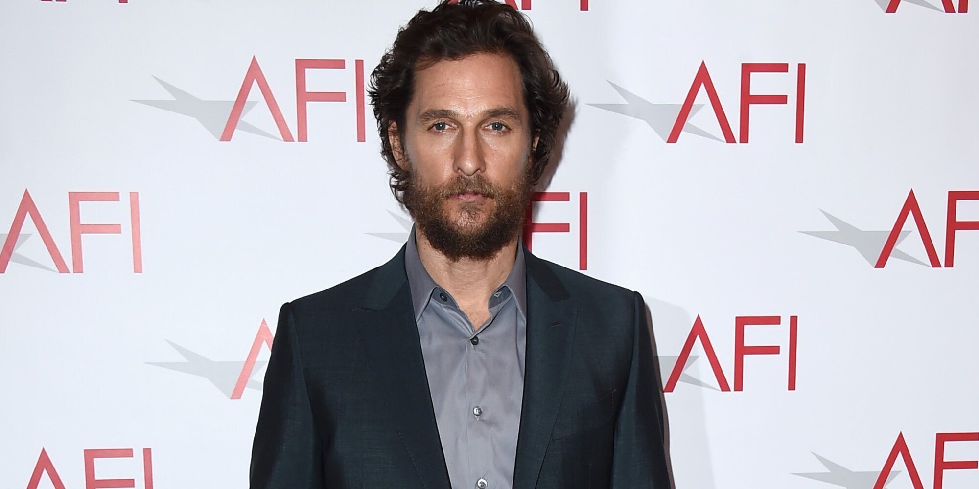 Matthew McConaughey pide más información acerca de los efectos de la vacuna en niños pequeños