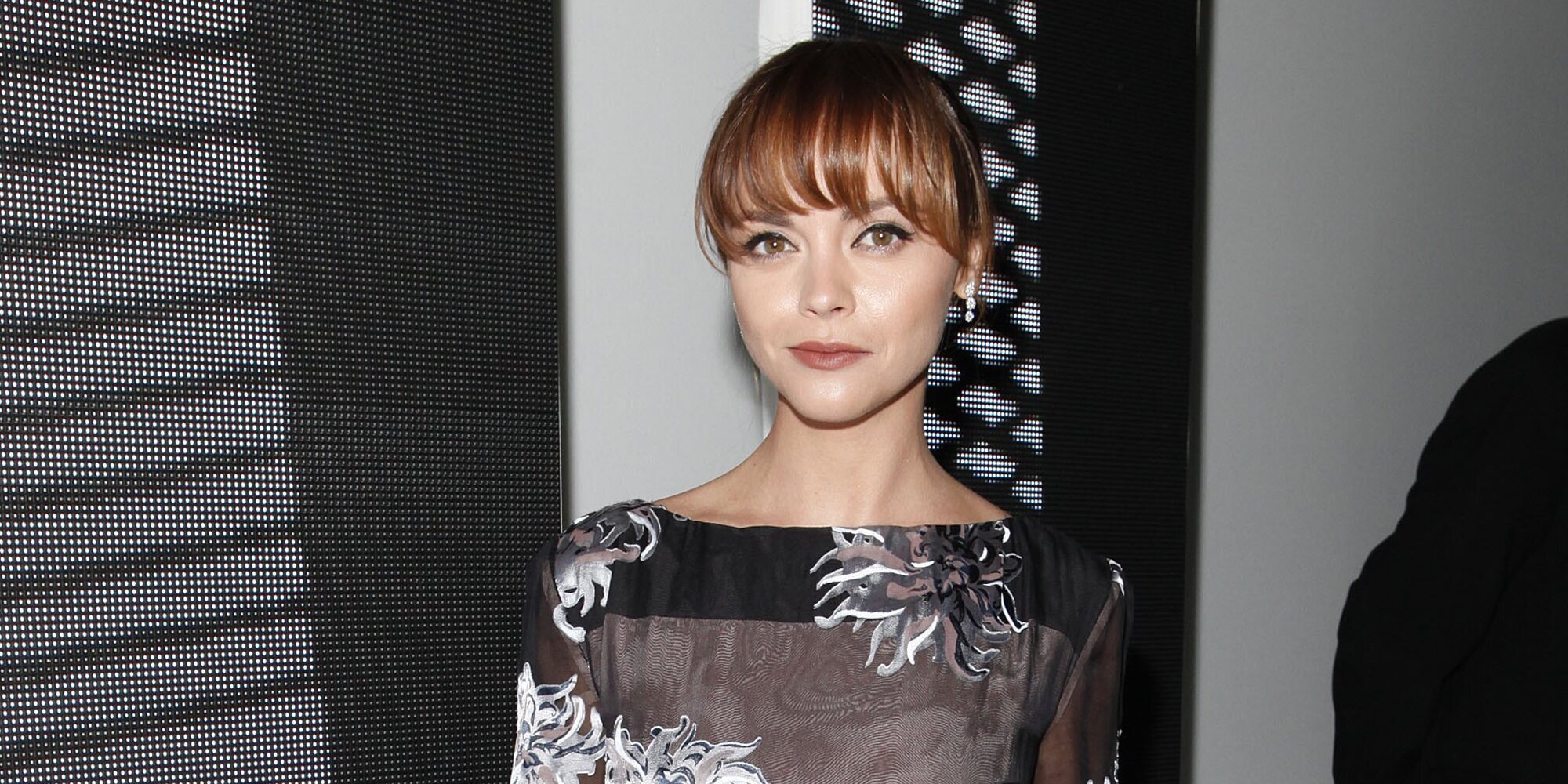 Christina Ricci cuenta su experiencia siendo madre después de los 40: "Al principio pensaba que era broma"