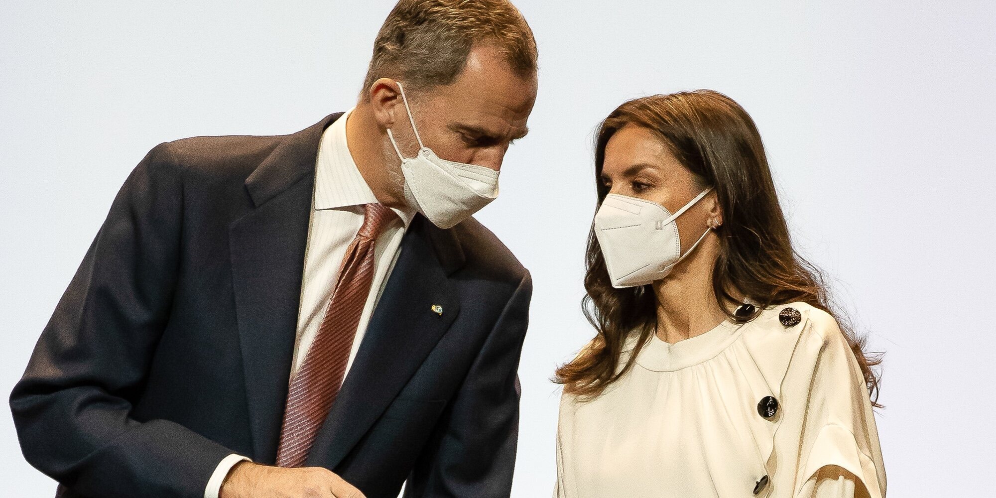 La complicidad de los Reyes Felipe y Letizia en su compromiso con la innovación y el diseño en Valencia