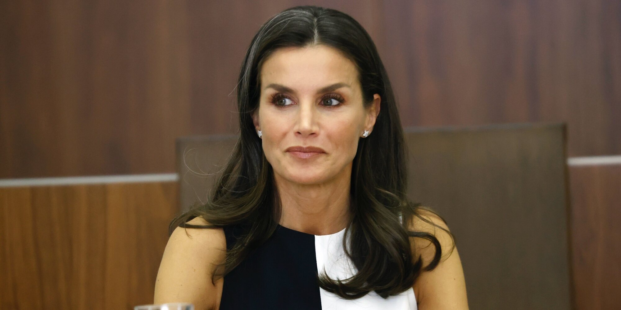 La Reina Letizia retoma su agenda en Mérida haciendo entrega de unos premios que llevan su nombre