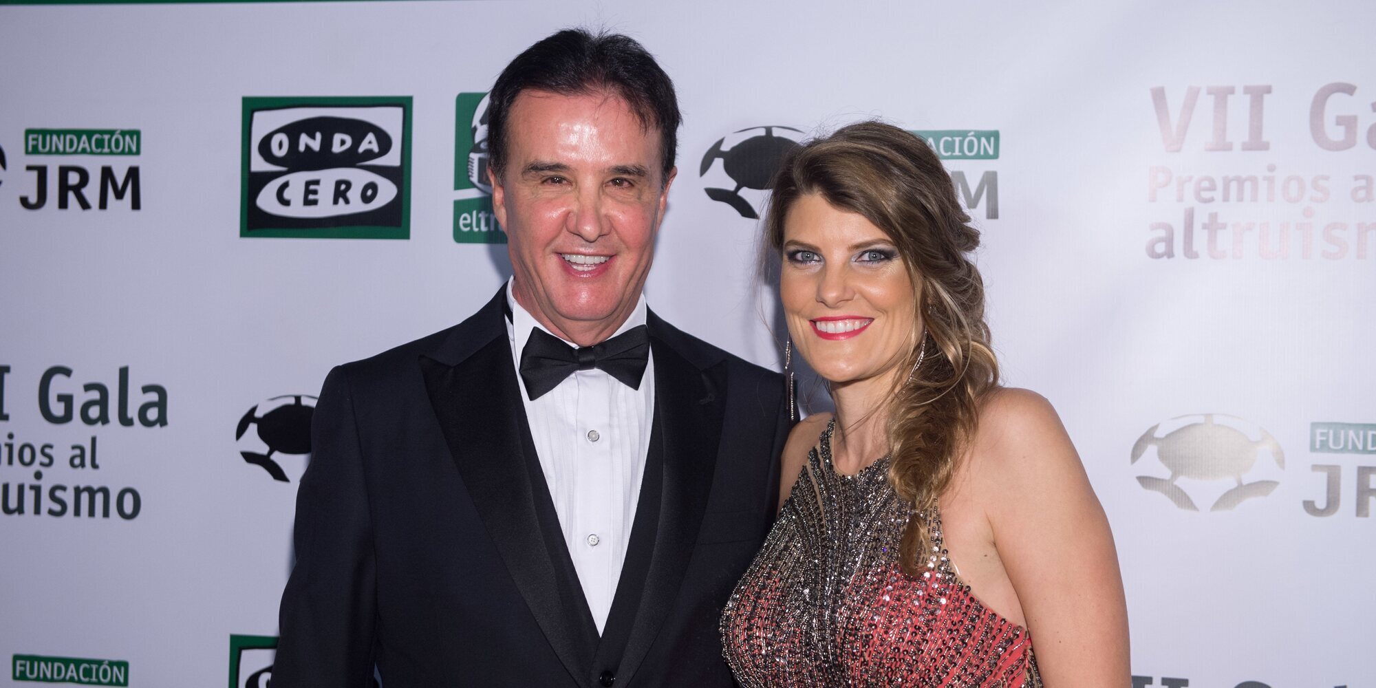 José Ramón de la Morena disfruta de un verano muy familiar junto a su mujer e su hijo pequeño