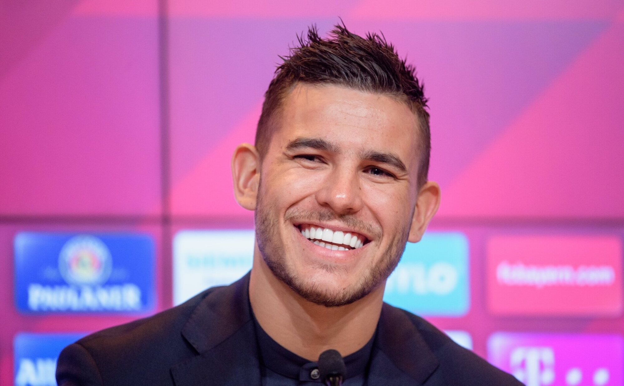 Lucas Hernández, señalado como infiel por su mujer, quien revela la identidad de su amante