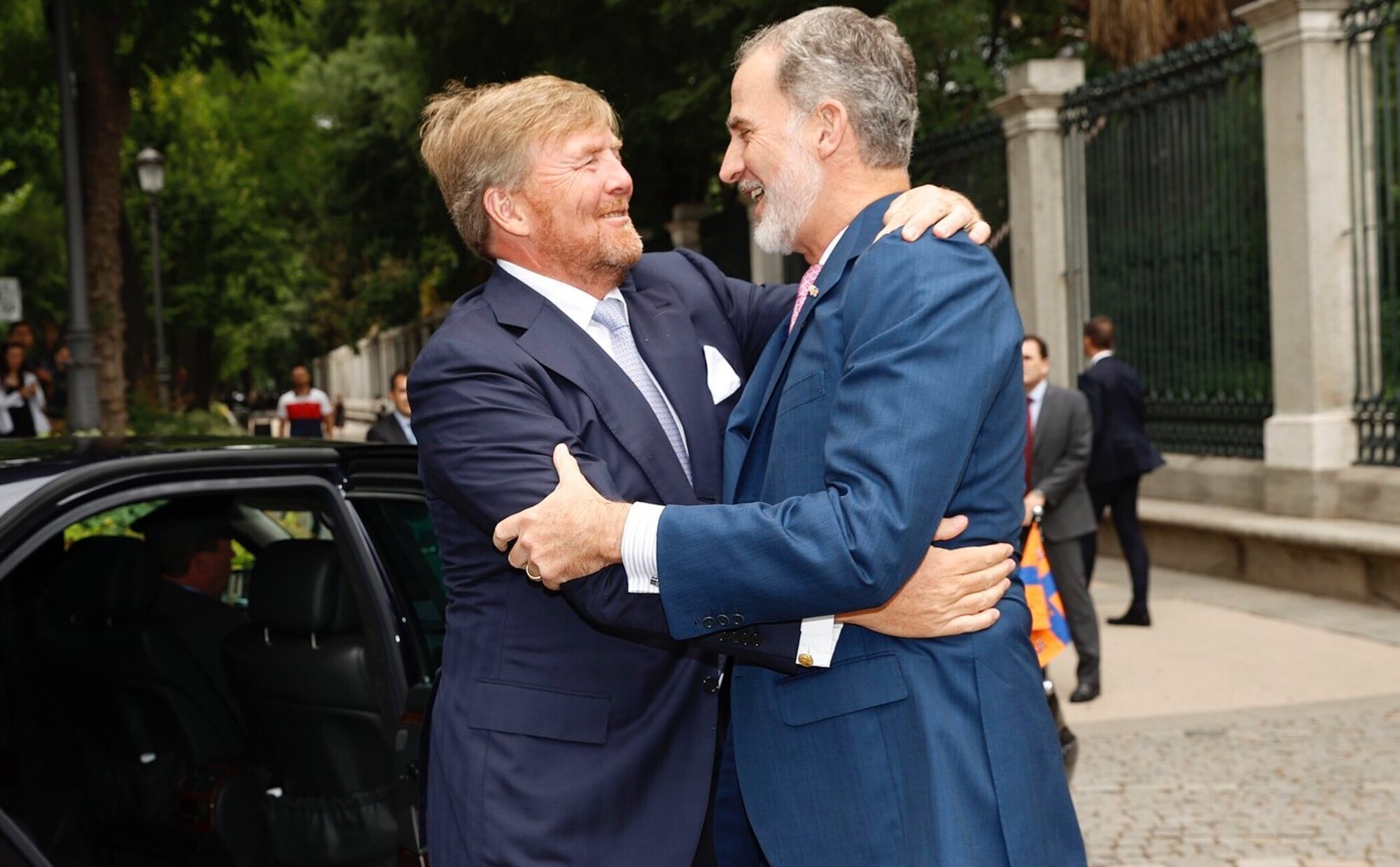El abrazo de Felipe VI y Guillermo Alejandro de Holanda, dos reyes amigos en Madrid