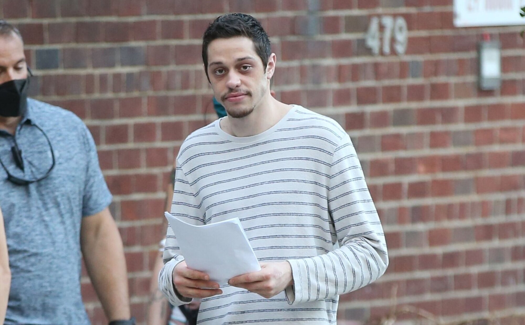 Pete Davidson ingresa en una clínica de rehabilitación para tratar sus problemas de salud mental