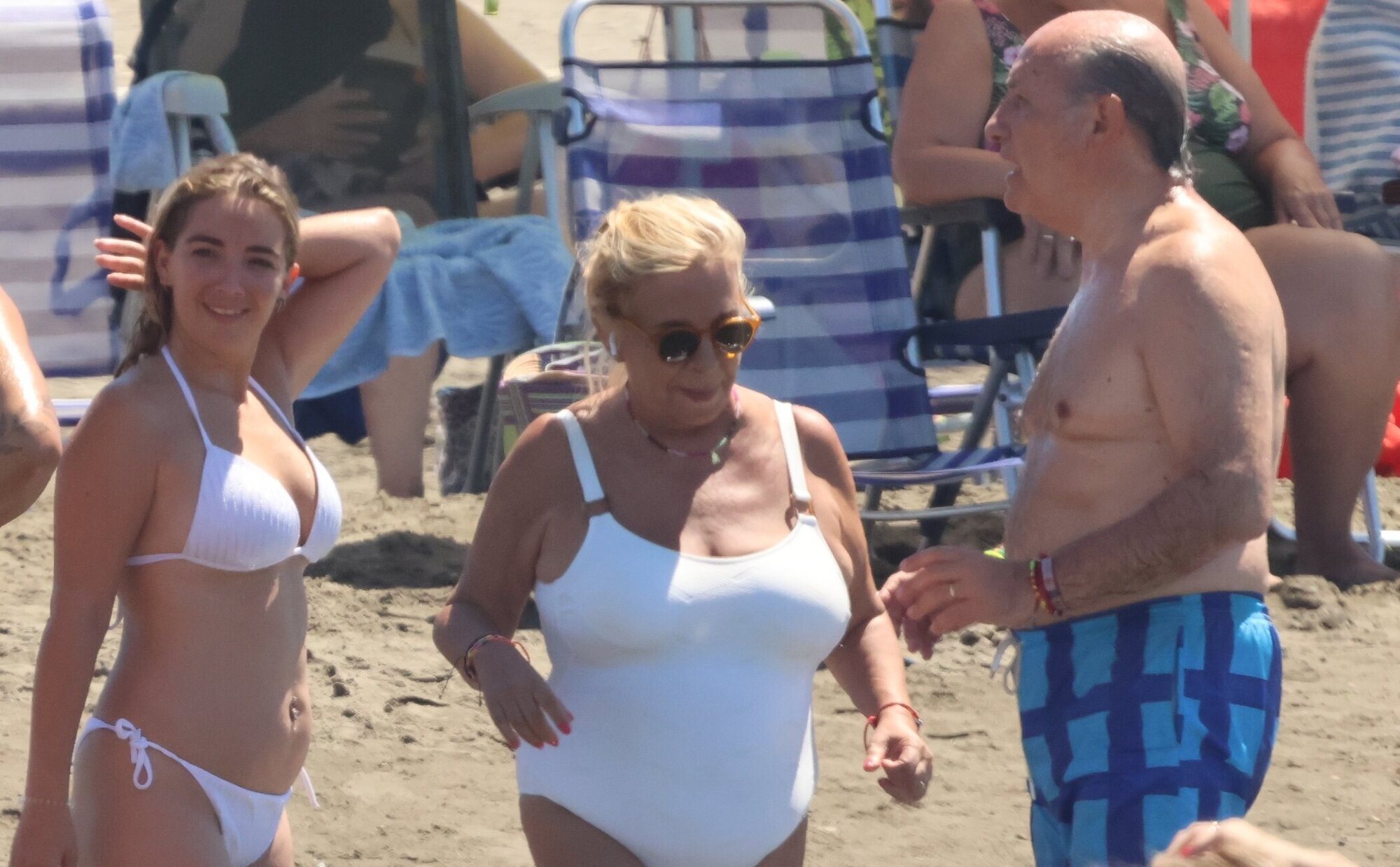 Carmen Borrego desconecta de los problemas en Marbella con su hija y su marido