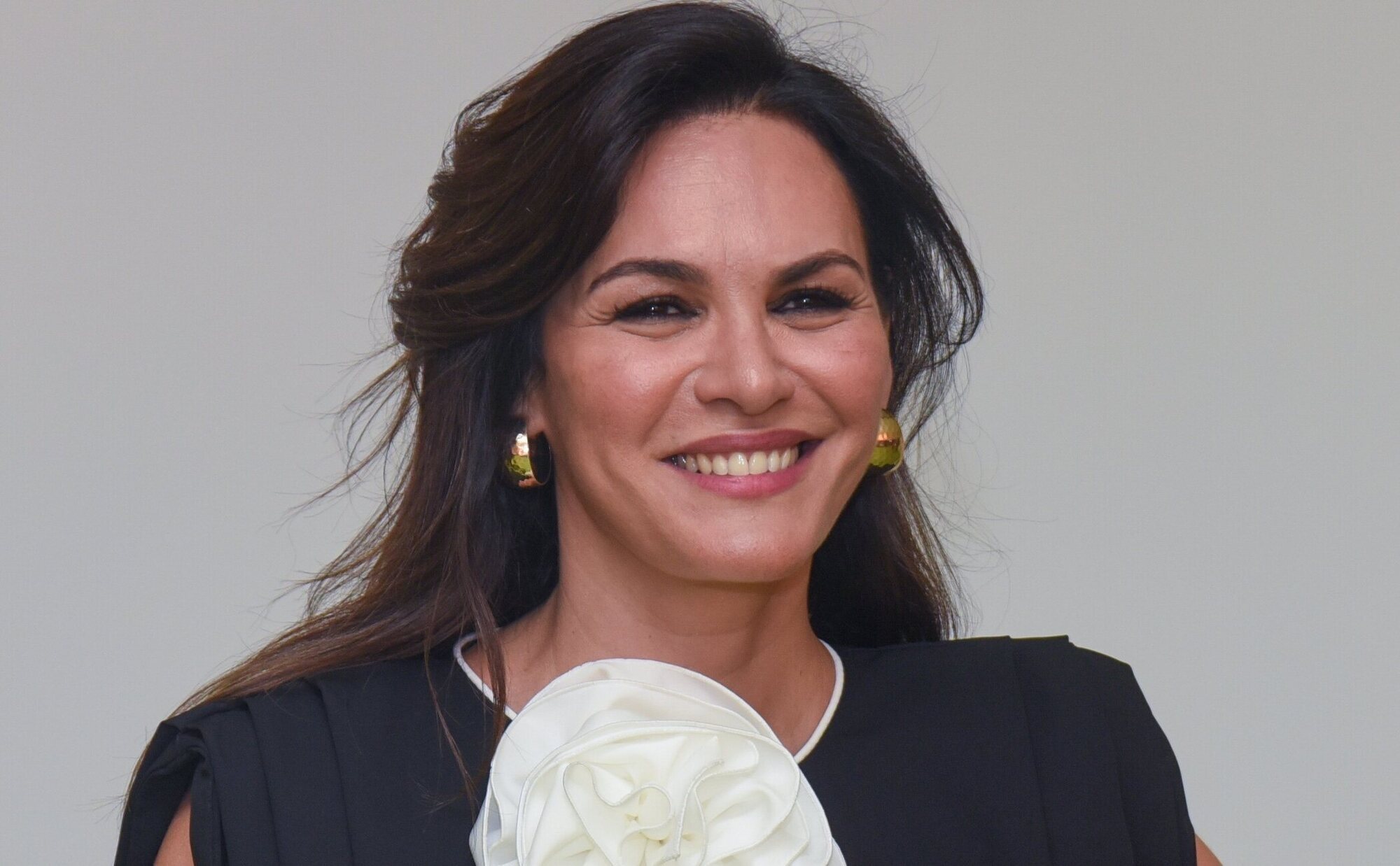 Fabiola Martínez revela que sufrió abusos sexuales de niña y lo cuenta en su libro