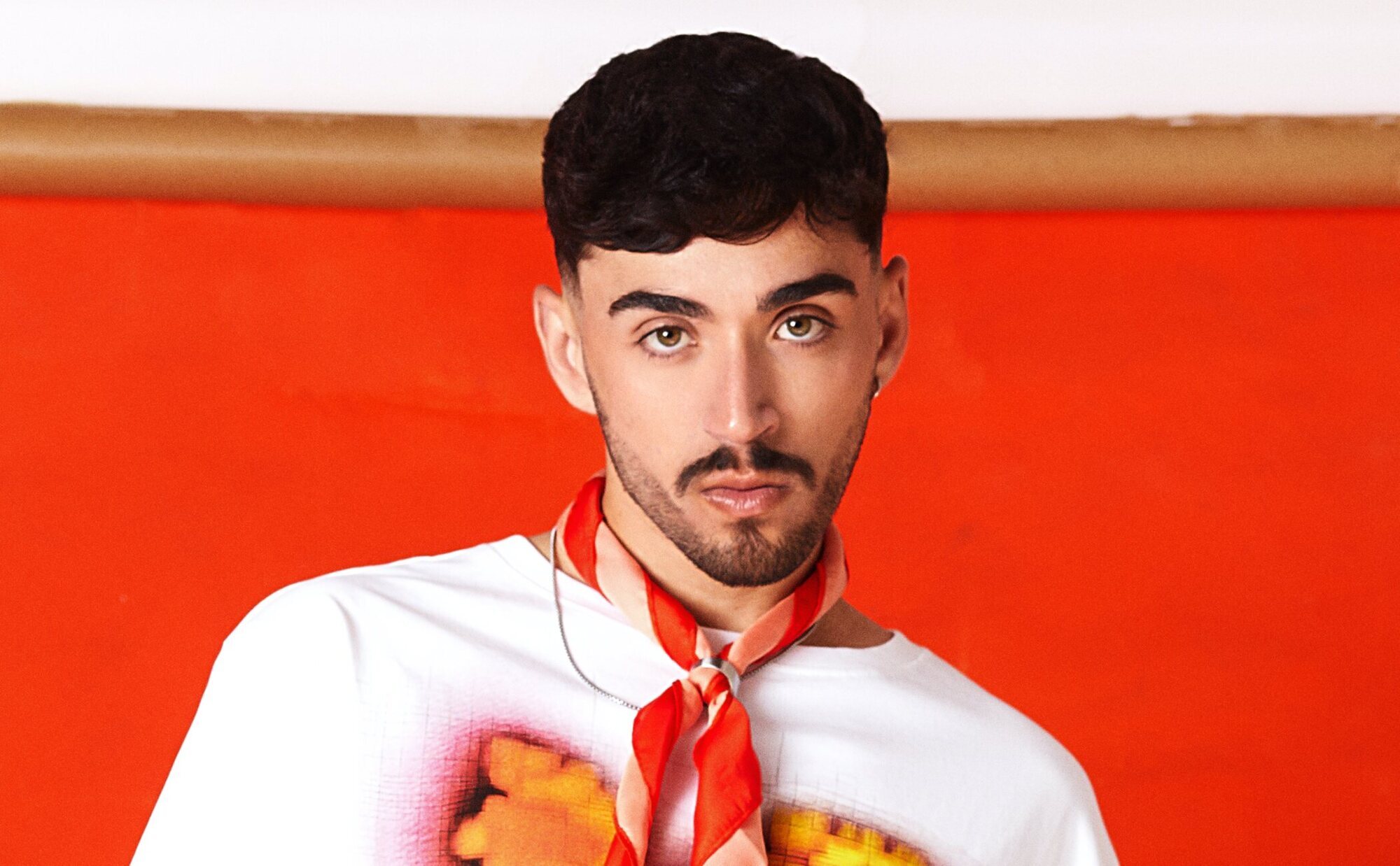 ALEZ presenta 'Vibra', su primer EP: "Cuando sales de 'OT' te das cuenta de que una parte de ti se ha quedado allí"