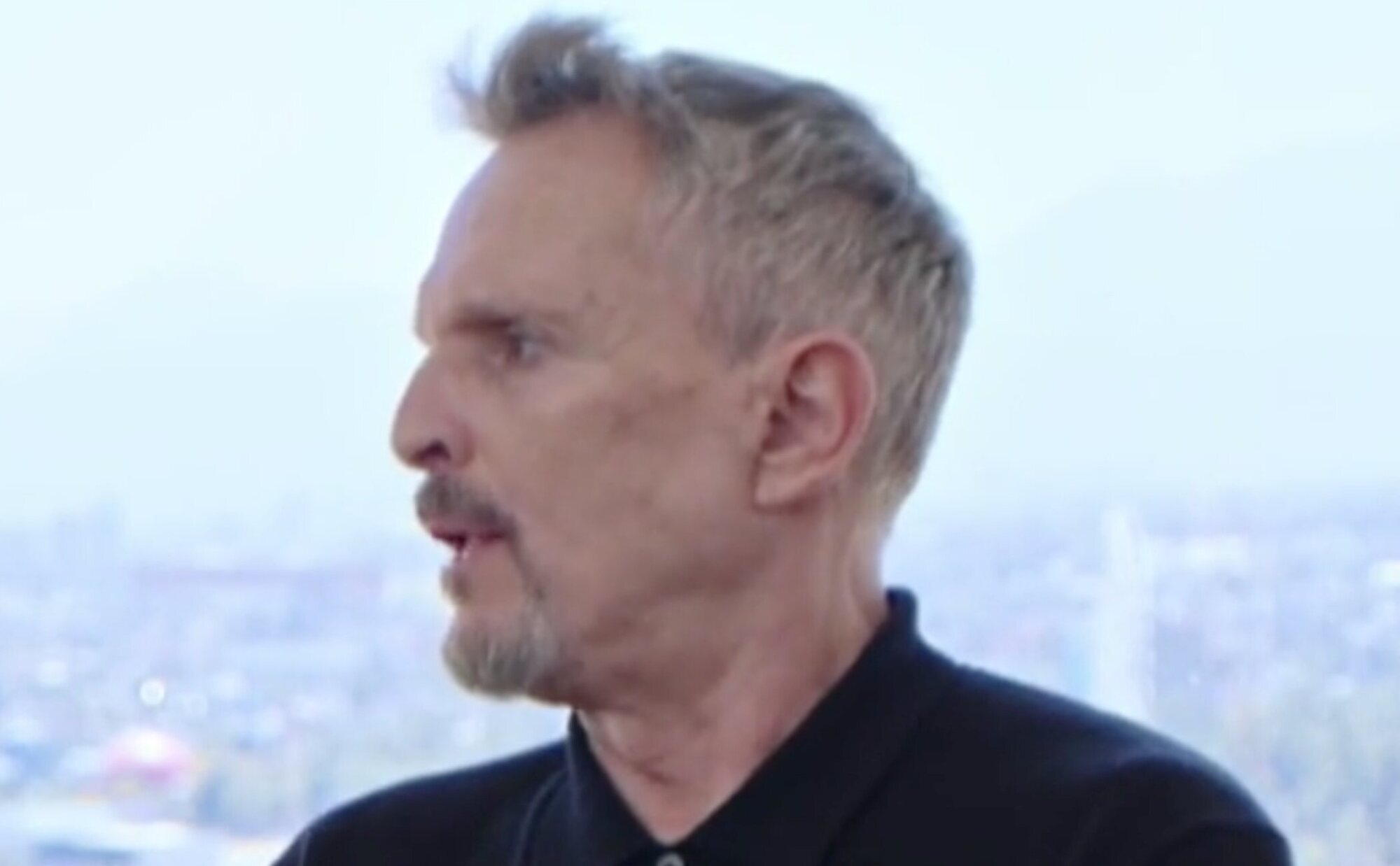 Miguel Bosé inicia su gira en México y concede una entrevista de lo más sincera: "Me he quitado toda la tontería"