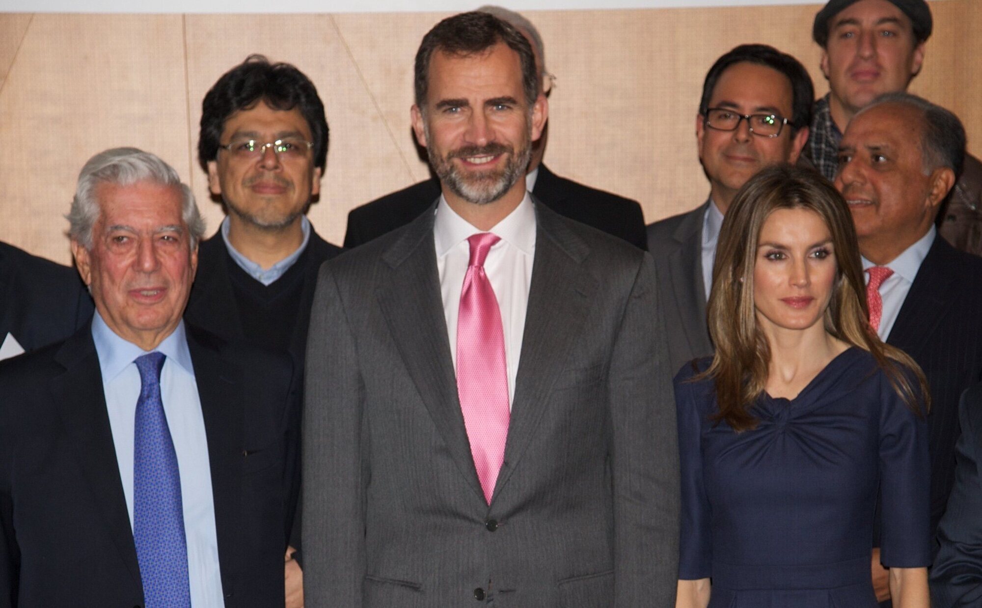 La sentida carta que los Reyes Felipe y Letizia han hecho llegar a los hijos de Mario Vargas Llosa tras su muerte