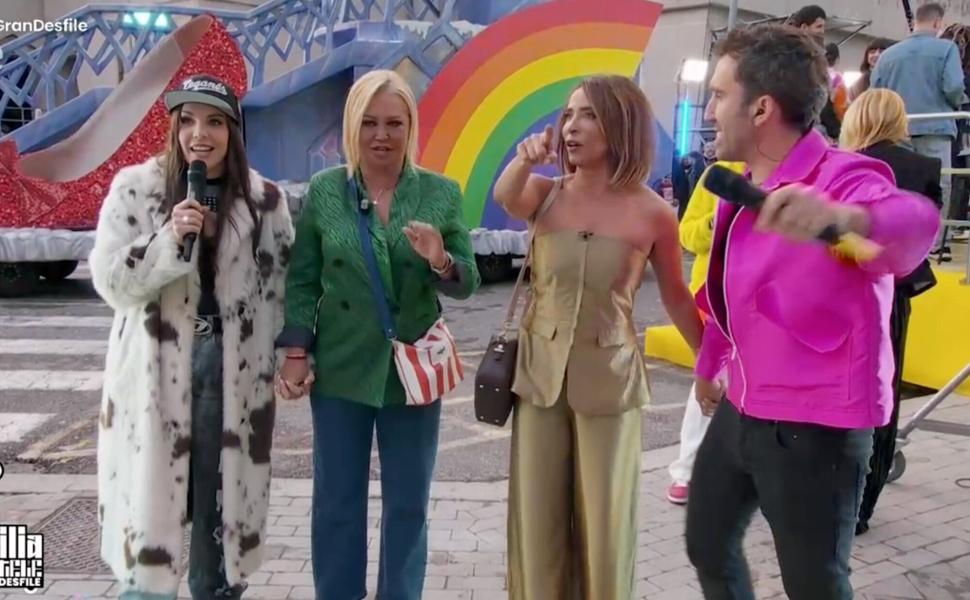 Así ha sido el gran estreno de 'La familia de la tele': locura, diversión, emoción y rostros de toda la vida en RTVE