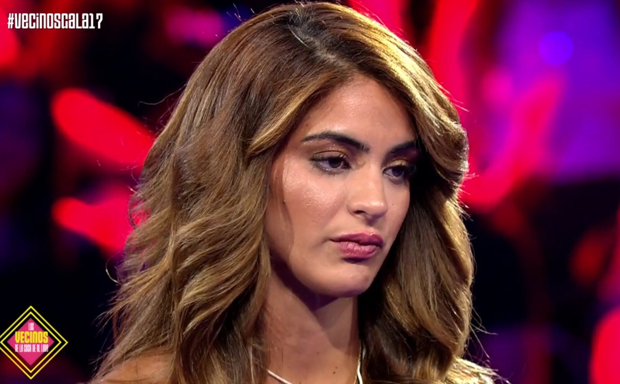 Sthefany confiesa en el plató de 'Los vecinos de la casa de al lado' que no está preparada para casarse con Tadeo
