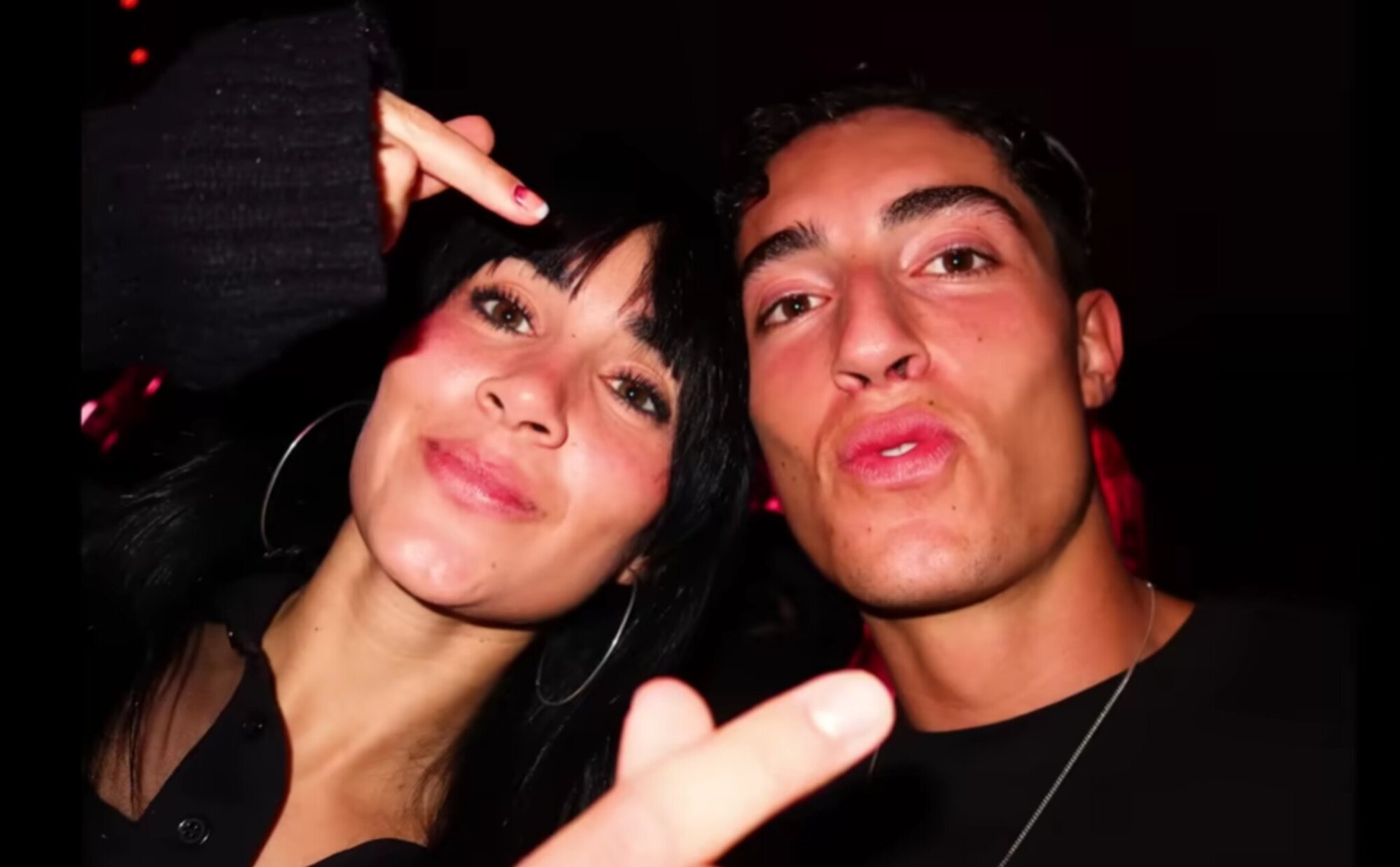 Aitana y Plex, juntos en una noche que terminó con tensión: "Deciden quitar los móviles y tienen discusión"
