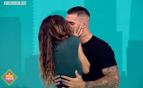 "Me gustas": Albert Barranco y Maica se sinceran y confirman su conexión con un beso