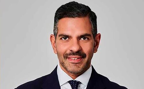 Muere trágicamente Sunjay Kapur, amigo del Príncipe Guillermo, después de tragarse una abeja en un partido de polo