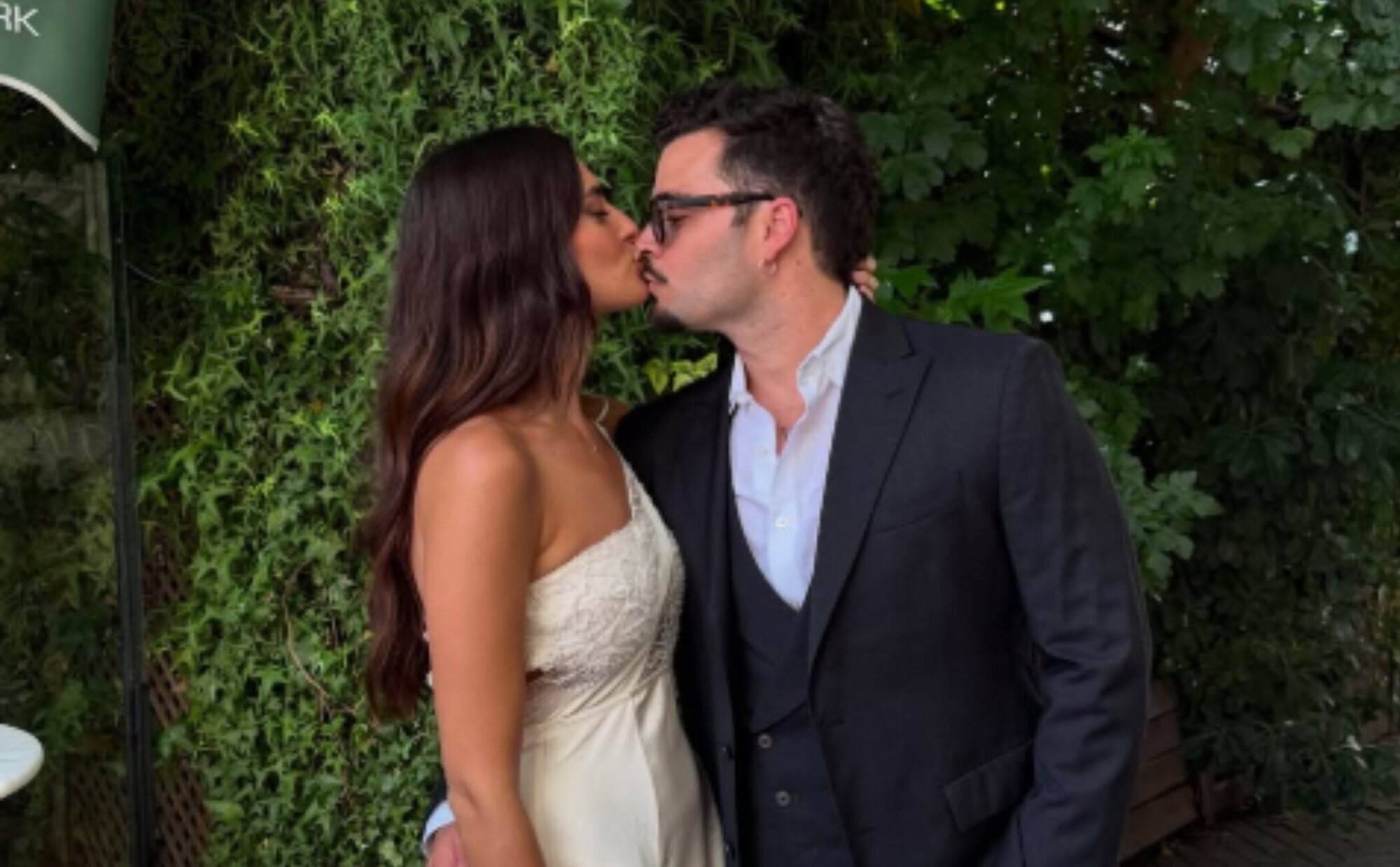 Susana Molina y Guille Valle abren su álbum de fotos de la ceremonia civil