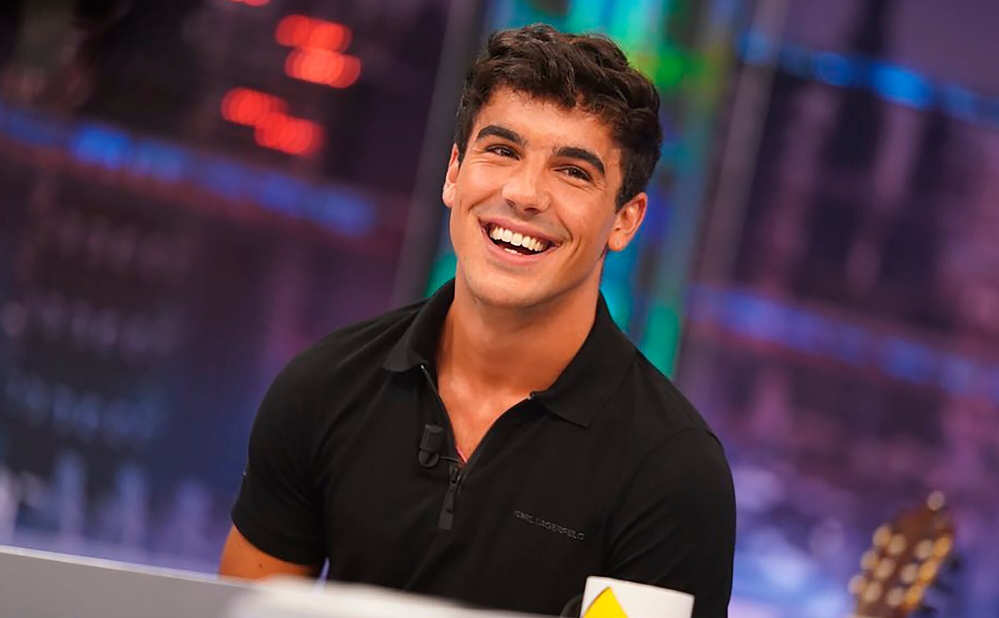 "Ana Mena va a sorprender": Óscar Casas se sincera sobre su transformación física, su familia y su relación