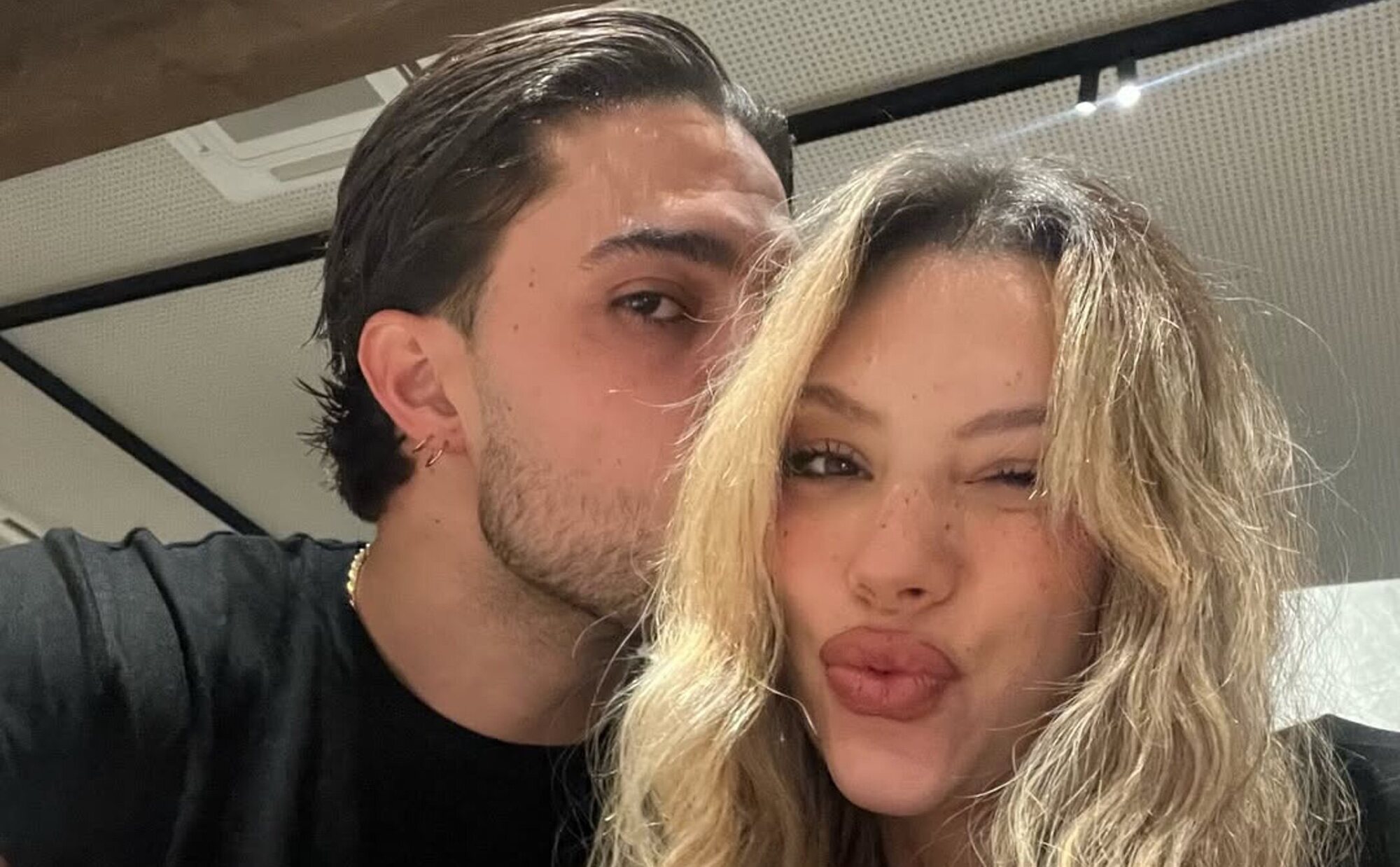 Alejandra Rubio aclara la polémica cena en Ibiza con Carlo Costanzia: "Pasó algo muy especial que me guardo para mí"