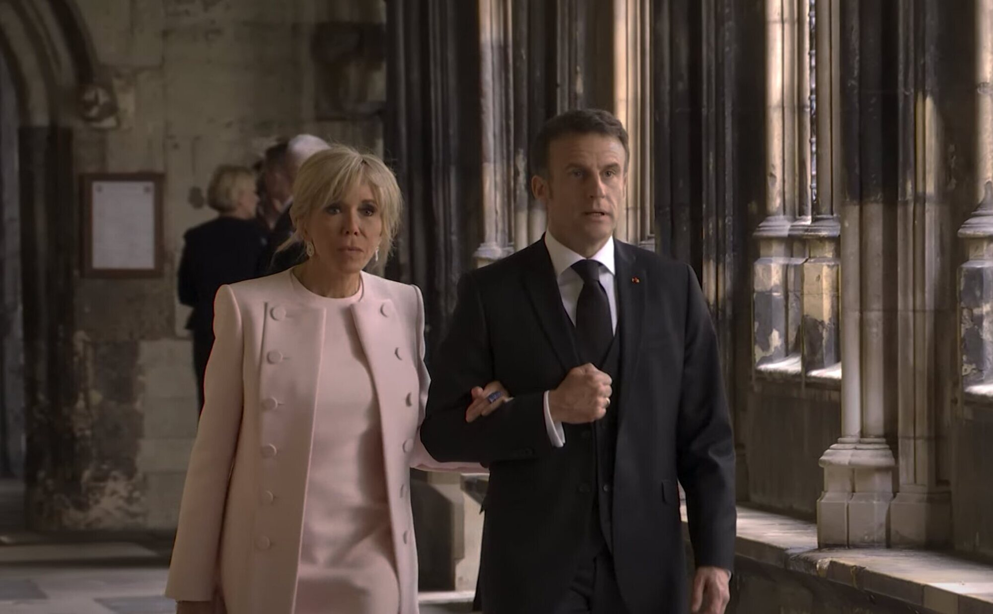 Macron demanda a una influencer a la que acusa de liderar una campaña global de humillación contra Brigitte Macron