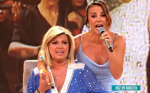 Terelu rompe a llorar al sonar la canción favorita de María Teresa Campos: "Siempre será nuestra canción"