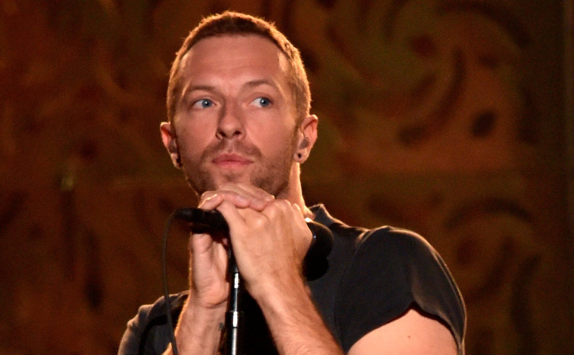 Chris Martin se pronuncia sobre la famosa kiss cam de Boston: "Si la vida te da limones, haz limonada"