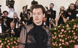 Harry Styles, de comida con Zoe Kravitz y su padre, la leyenda del rock Lenny Kravitz
