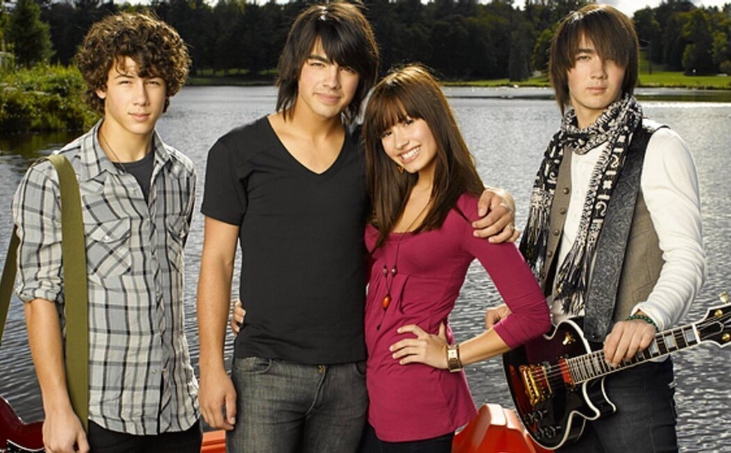 Se filtran las primeras imágenes del rodaje de 'Camp Rock 3' con los Jonas Brothers y Demi Lovato entre su reparto