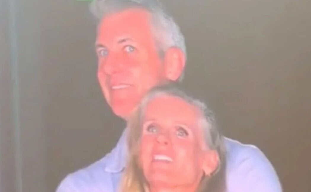 Nuevo giro en la 'kiss cam' de Coldplay: el marido de Kristin Cabot también estaba en el concierto... con otra mujer