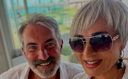 Ana María Aldón y Eladio compran una casa en Chipiona y lanzan su primer proyecto empresarial en común
