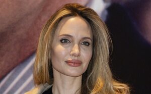 Angelina Jolie confiesa haberle cedido todas las propiedades a Brad Pitt tras el divorcio para proteger a sus hijos