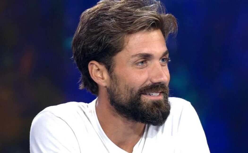 Alejandro Albalá conoce en el plató de 'SV All Stars' a Eduardo Pérez, padre de Miri