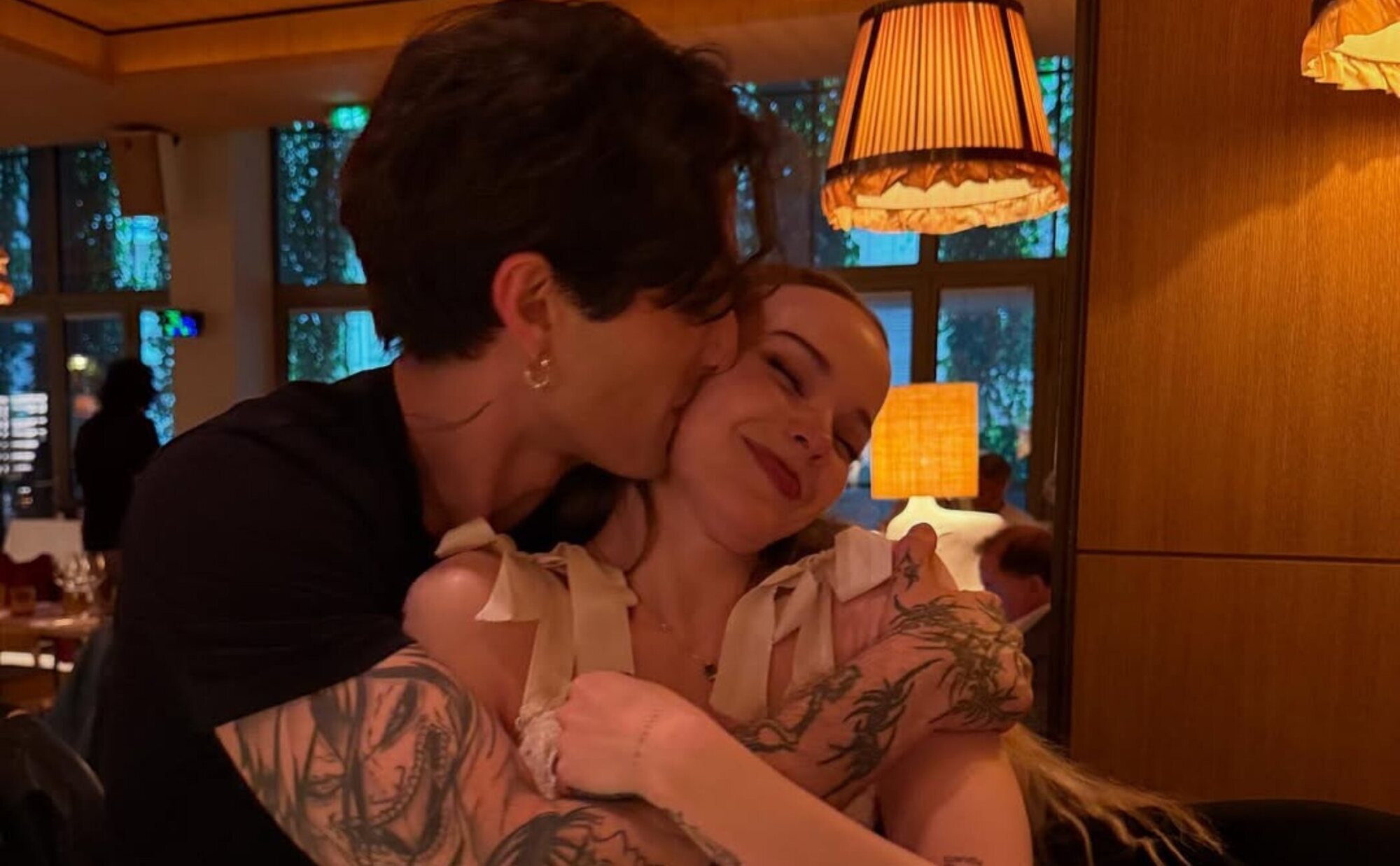 Damiano David y Dove Cameron se han comprometido: las imágenes que lo confirman