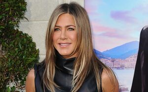 Jennifer Aniston hace oficial su relación con el coach espiritual Jim Curtis tras meses de rumores