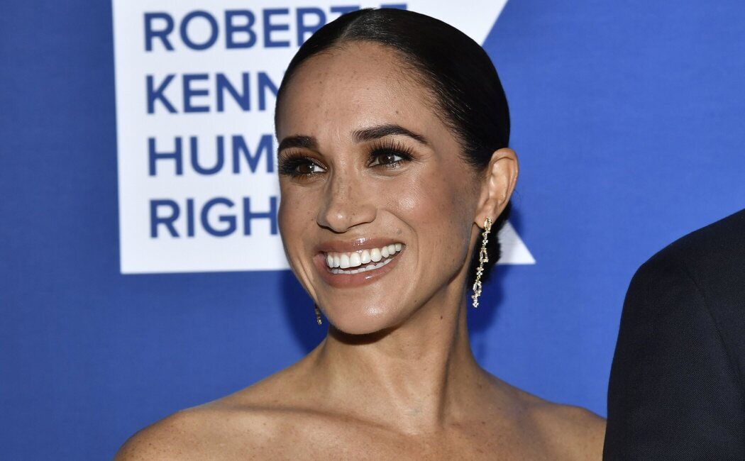 Meghan Markle reanuda su carrera como actriz y se convierte en compañera de rodaje de Lily Collins