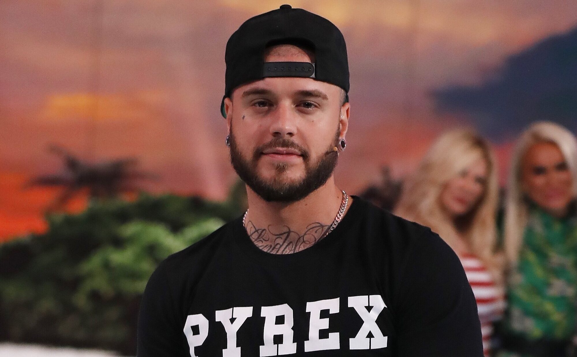 Adrián Rodríguez anuncia que ha sufrido una recaída en sus adicciones: "Estaré completamente incomunicado"