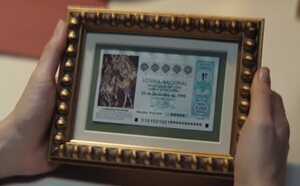 Un misterioso décimo enmarcado protagoniza el anuncio de la Lotería de Navidad 2025