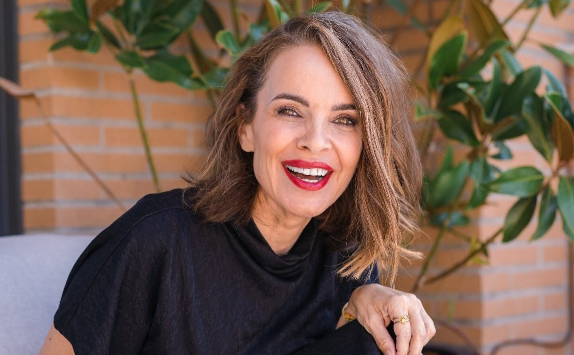 Carme Chaparro reaparece desde el hospital tras dos operaciones: "Dolores que me atraviesan"