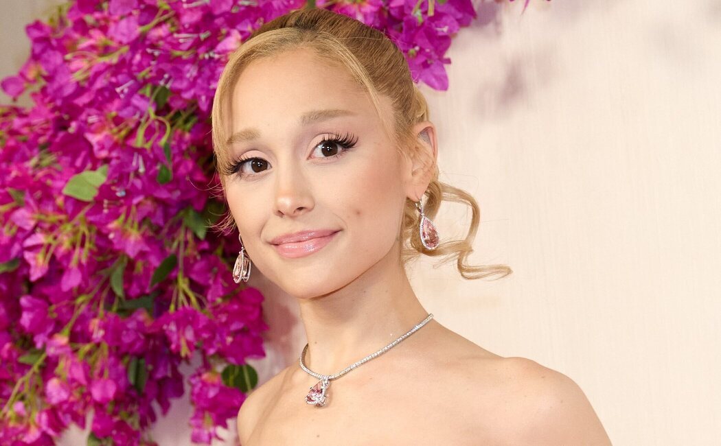 Cynthia Erivo protege a Ariana Grande frente al ataque de un fan durante la premiere de 'Wicked' en Singapur