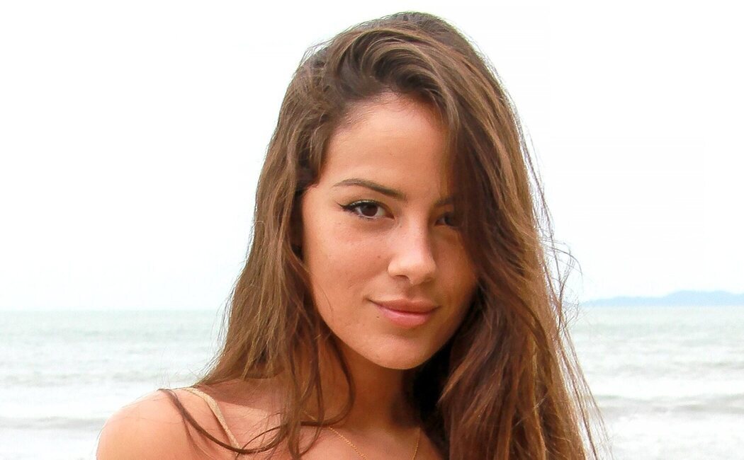 Melyssa Pinto oficializa su relación con Mario Casas subiendo una publicación en la que se intuye al actor