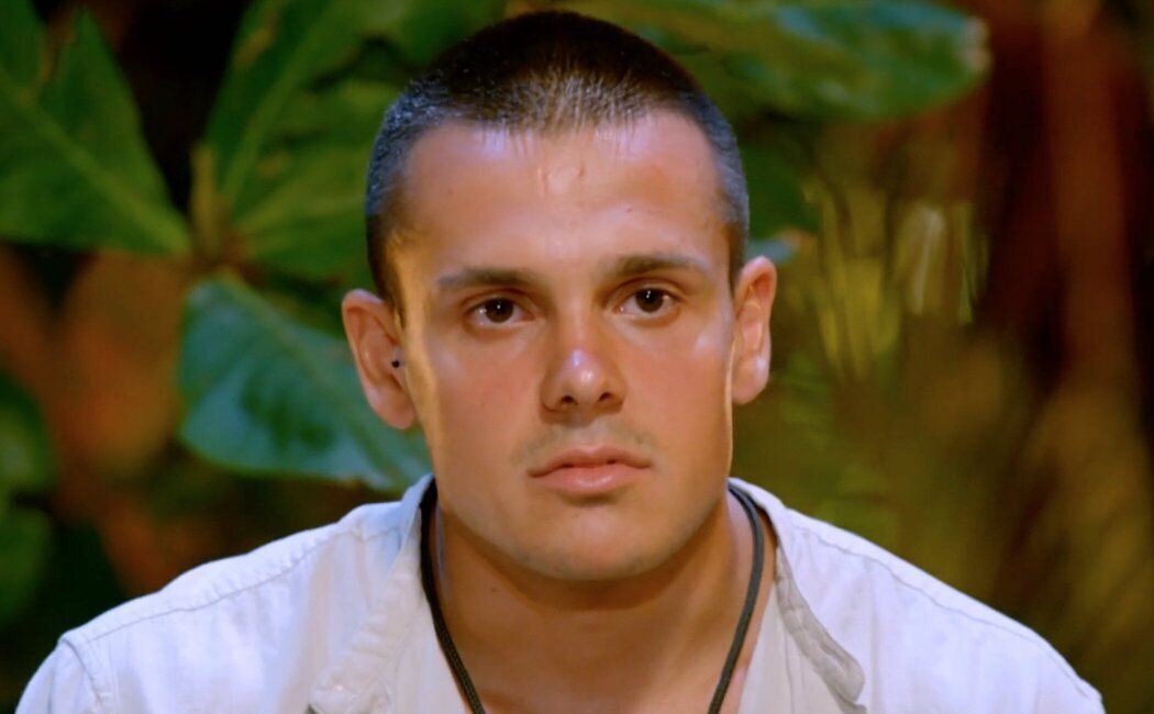 Rodri golpea la tablet de 'LIDLT 9' al ver que la tensión sexual entre Helena y Barranco sigue aumentando