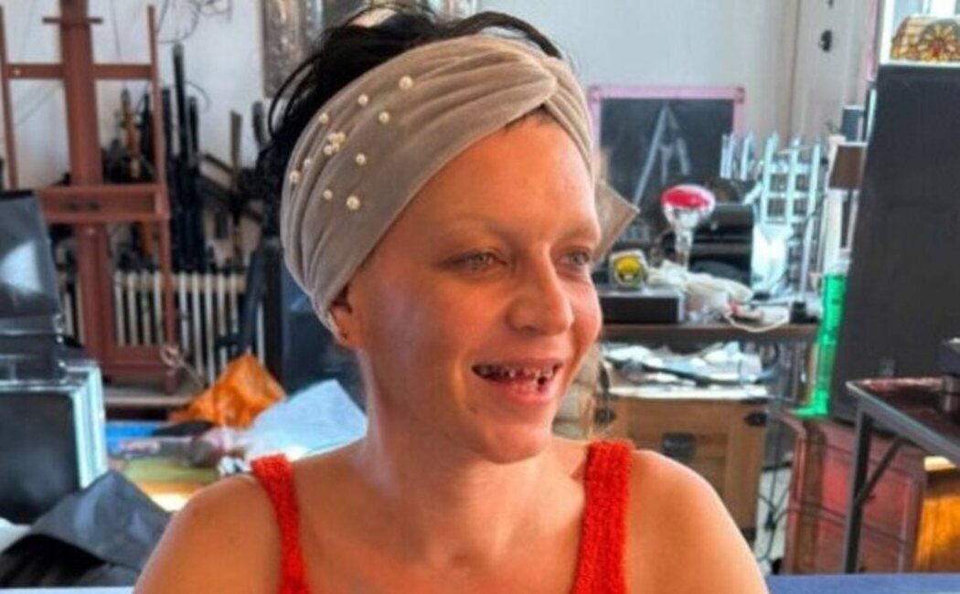 Preocupación por la salud de Sheila Devil: su madre, Lourdes Ornelas, no se separa de su lado