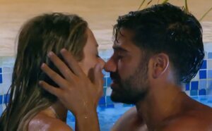 Claudia cambia de tentador y se besa con Aitor mientras Noelia le confiesa a Gilbert que no quiere seguir tentándolo en 'LIDLT 9'