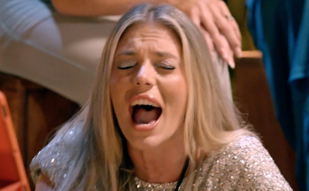 Claudia sale corriendo de la hoguera de 'LIDLT 9' en búsqueda de 'Villa Montaña': "Decidme dónde es"