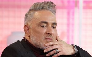 Kiko Hernández, en urgencias después de ser agredido por unos desconocidos en la vía pública