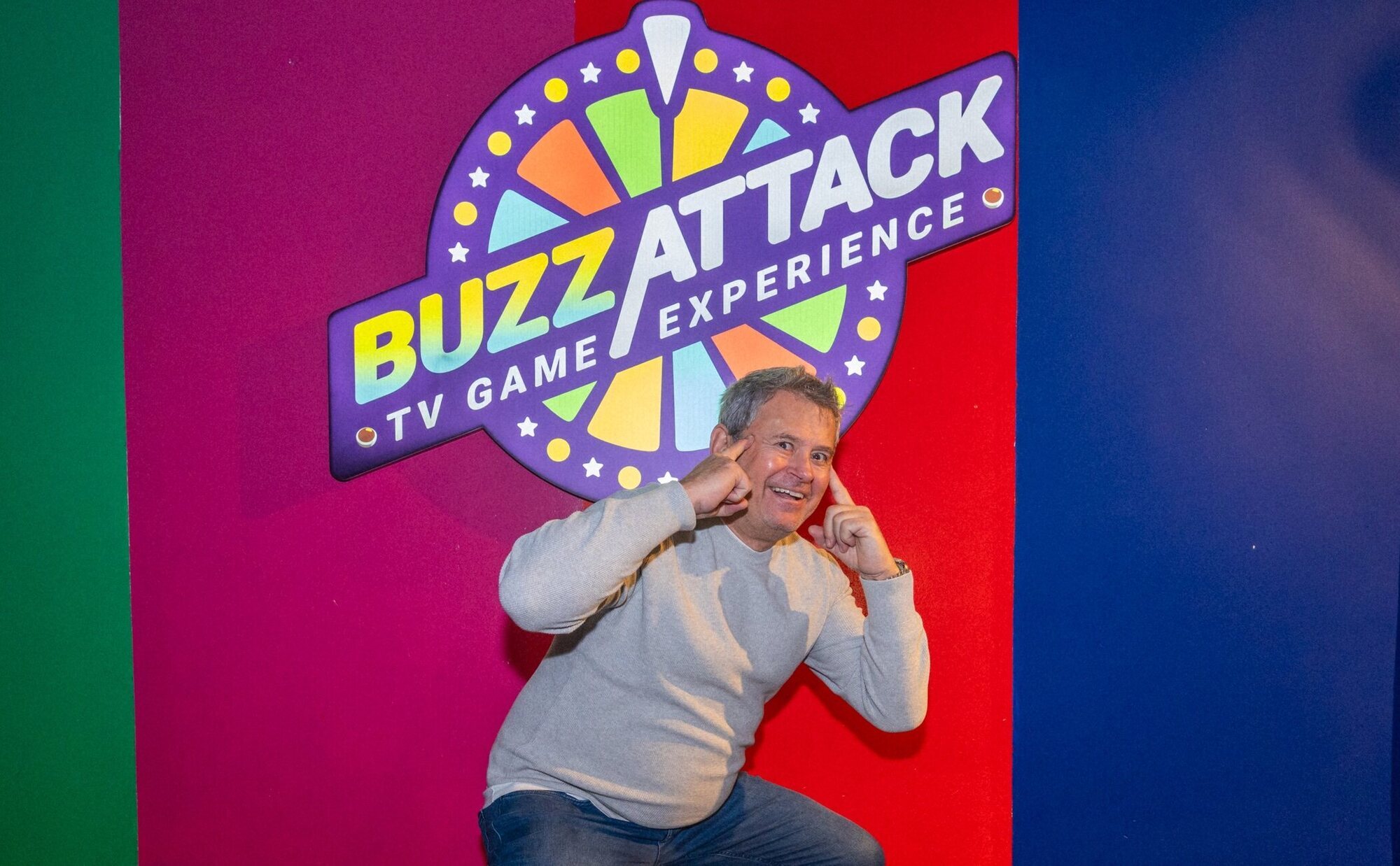 Descubre BUZZATTACK, la experiencia inmersiva inspirada en los concursos de televisión y donde lo pasarás en grande