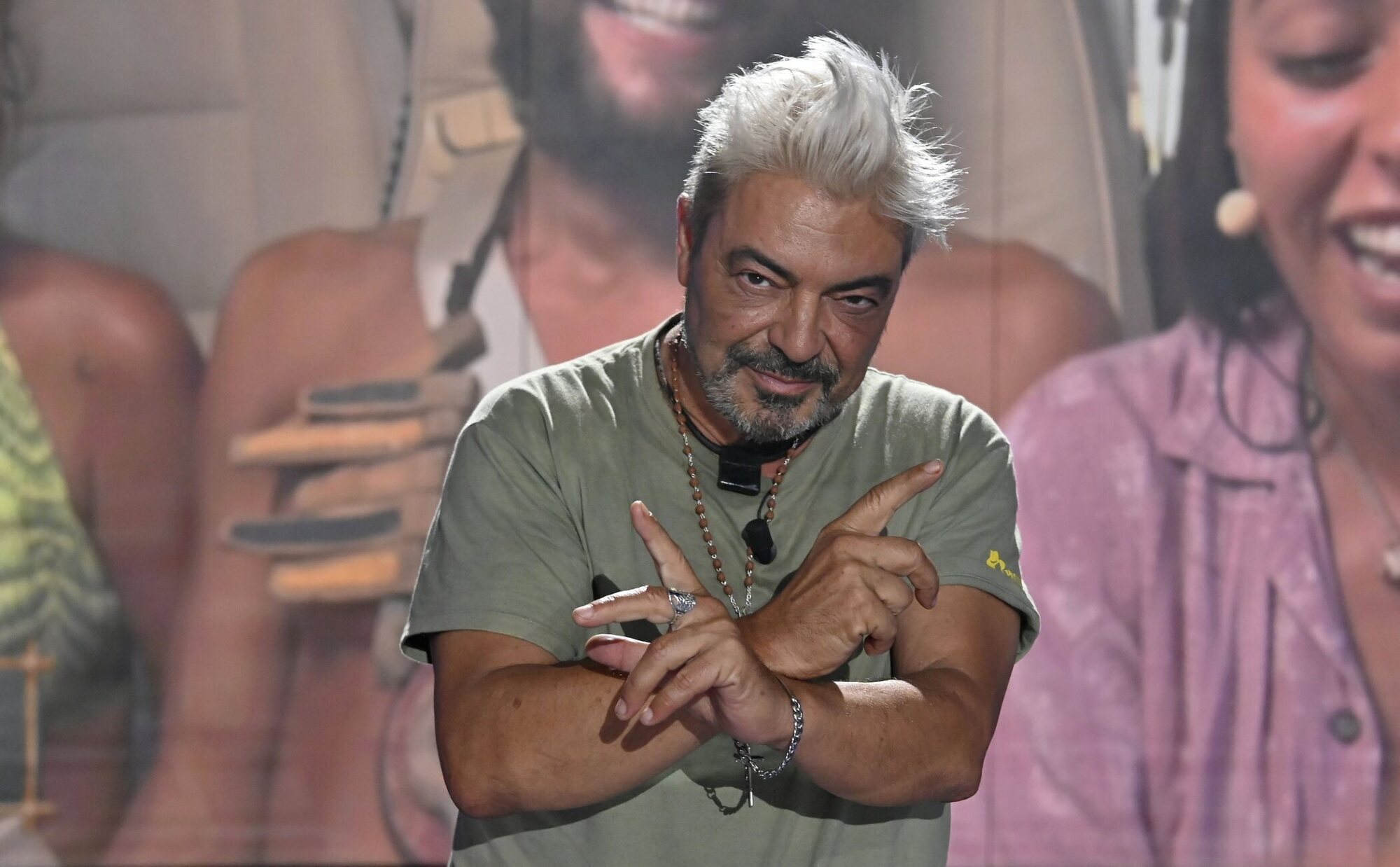 Antonio Canales acude al entierro de su hermano y envía un mensaje a sus compañeros de 'GH DÚO 4': "Pronto os lo contaré"