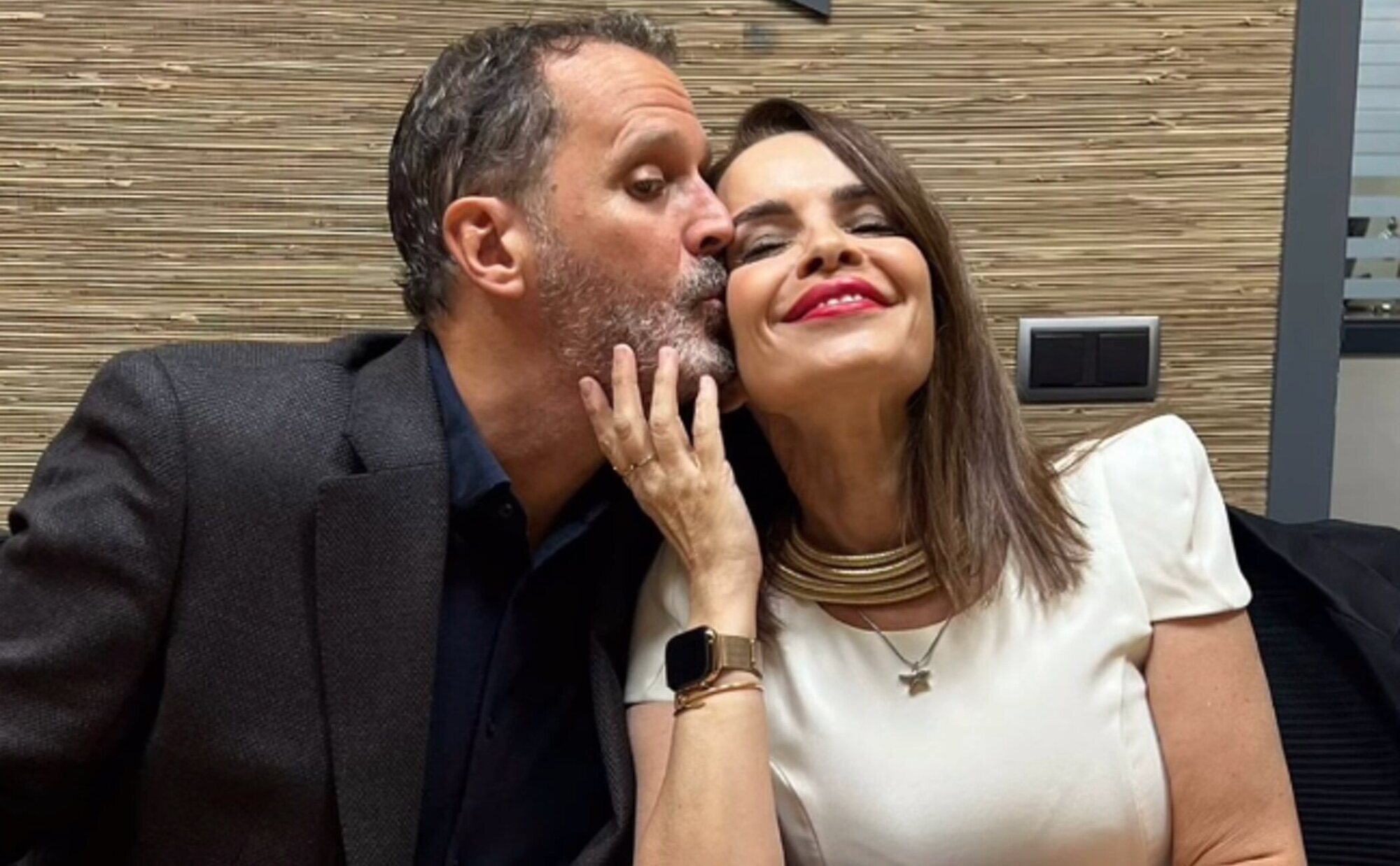 Carme Chaparro revela que se casó con su pareja después de 25 años juntos antes de pasar por quirófano