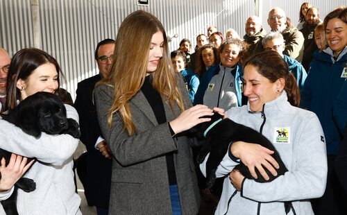 La Infanta Sofía rompe su coraza en su segundo acto en solitario y muestra su versión más espontánea en la Fundación ONCE